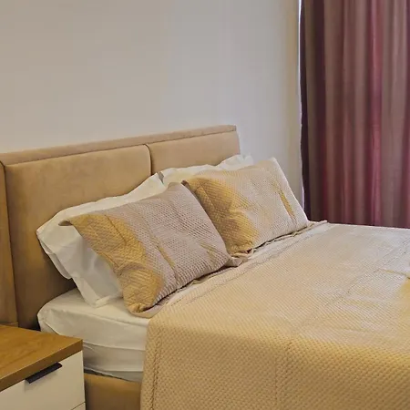 Appartement Golden Space 3 *