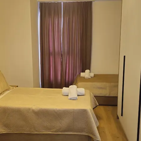 Appartement Golden Space 3 *