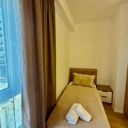 Golden Space 3 * Tirana
