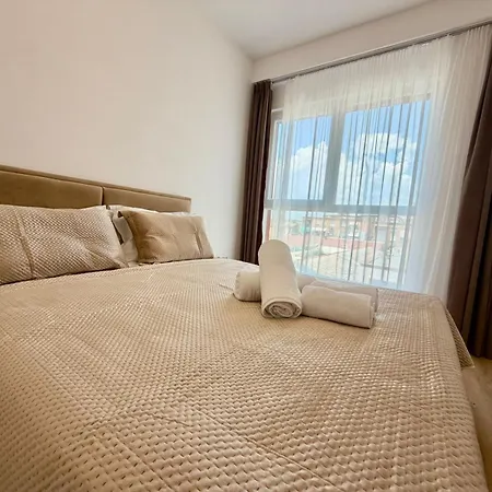 Golden Space 3 * Tirana